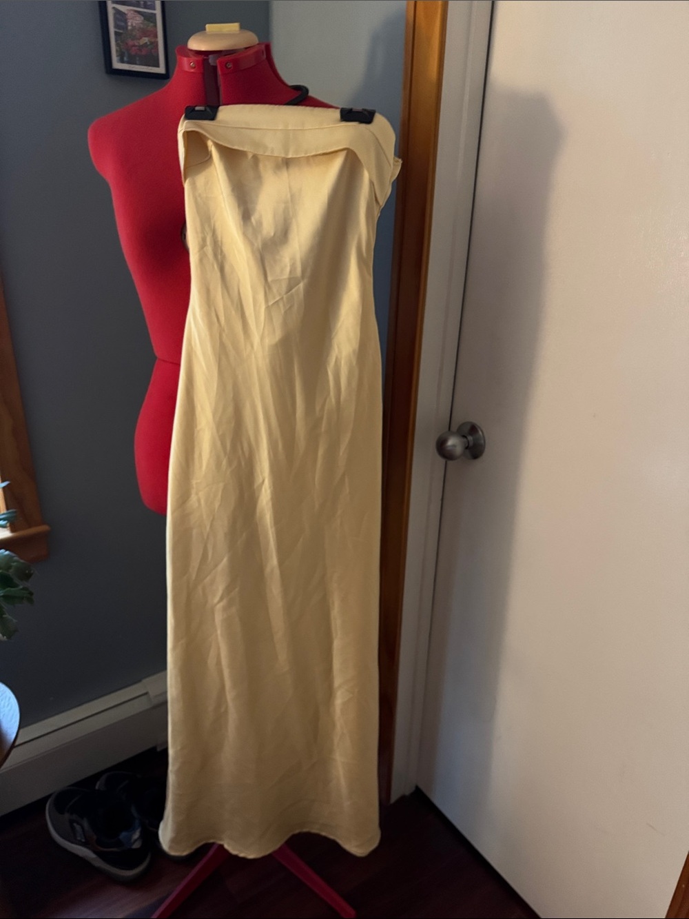 Women’s Long pale yellow dress
